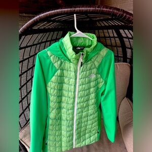 Green women’s north face packable coat